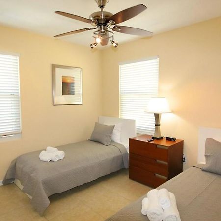 Johns Pass Condo'S- Fully Remote Сейнт Пийт Бийч Екстериор снимка